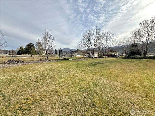 4 River Overlook Street, Omak, WA 98841