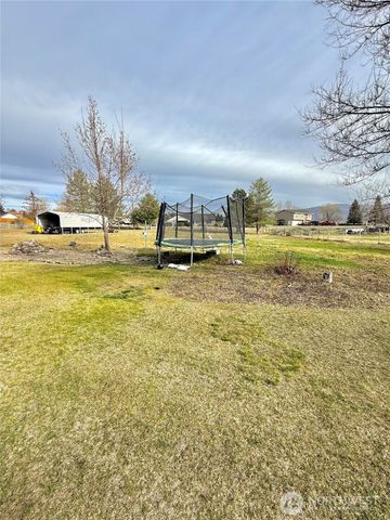 4 River Overlook Street, Omak, WA 98841