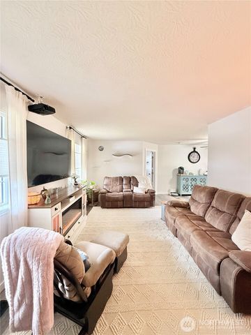 4 River Overlook Street, Omak, WA 98841