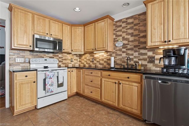 2009 Dry Creek CT, Virginia Beach, VA 23456