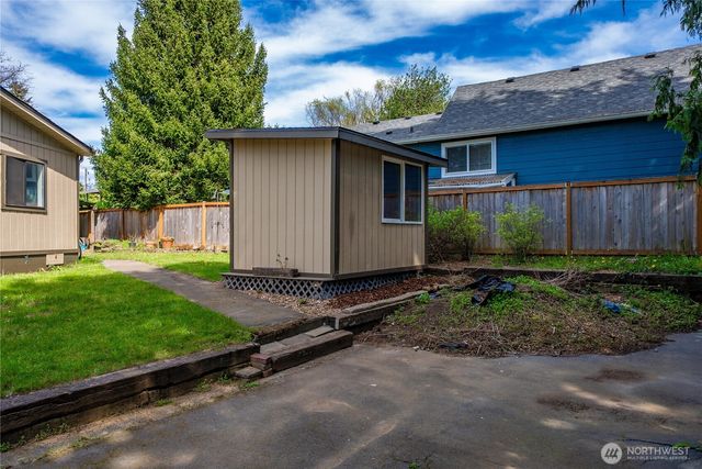 32508 Morgan Drive, Black Diamond, WA 98010