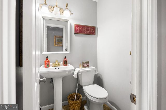 306 S PROVIDENCE RD, Wallingford, PA 19086