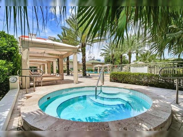 450 KNIGHTS RUN AVENUE 102, Tampa, FL 33602