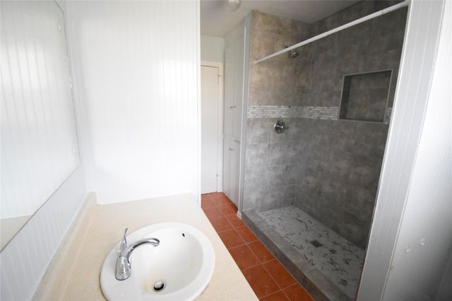 1706 Oaks Drive, Pasadena, TX 77502