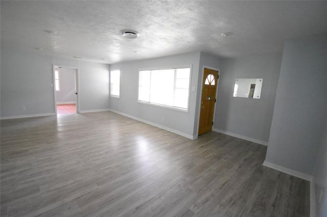 1706 Oaks Drive, Pasadena, TX 77502