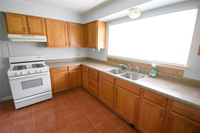 1706 Oaks Drive, Pasadena, TX 77502