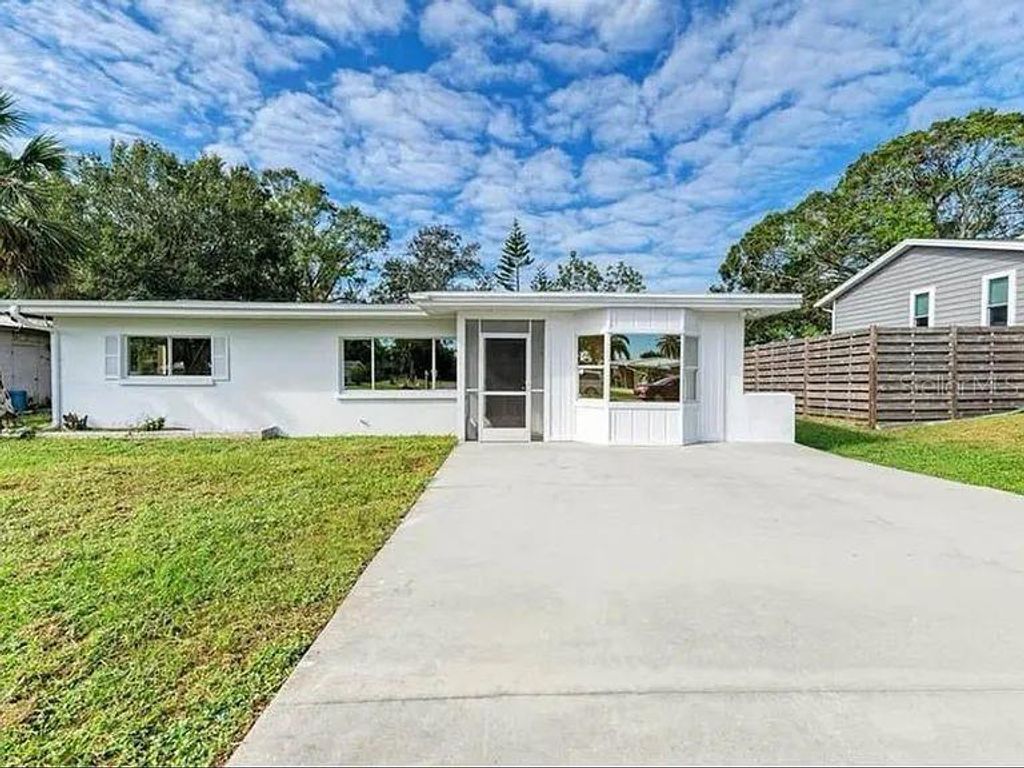 818 PADGETT AVENUE, Sarasota, FL 34237