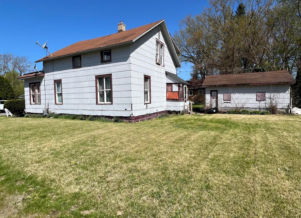 1097 Pearl Street, Benton Harbor City, MI 49022