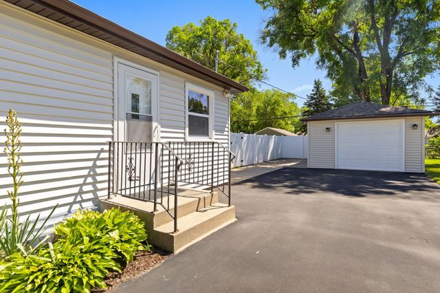 8509 10th Avenue S, Bloomington, MN 55420