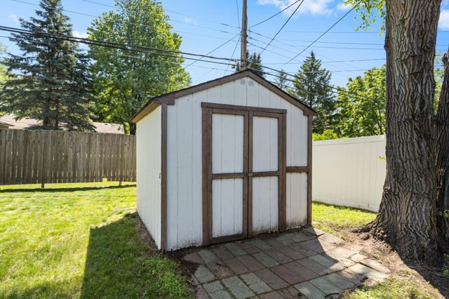 8509 10th Avenue S, Bloomington, MN 55420