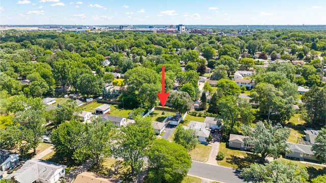 8509 10th Avenue S, Bloomington, MN 55420