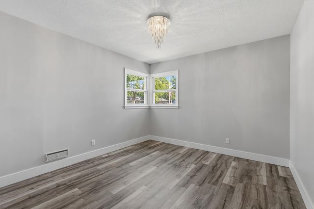 8509 10th Avenue S, Bloomington, MN 55420