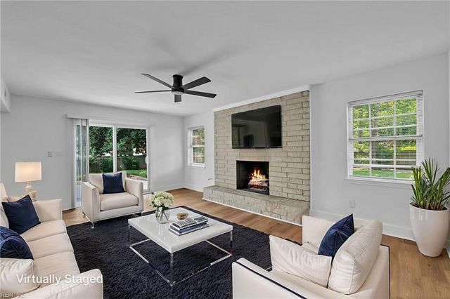 4 Admiral CT, Hampton, VA 23669