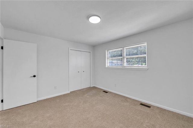 4 Admiral CT, Hampton, VA 23669