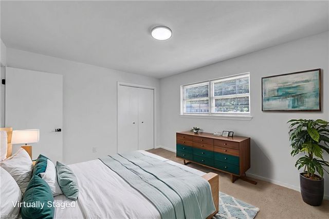 4 Admiral CT, Hampton, VA 23669