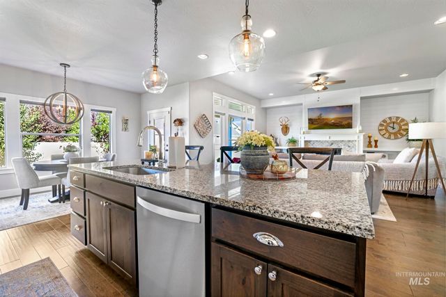 2263 Columbia, Twin Falls, ID 83301