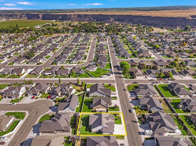 2263 Columbia, Twin Falls, ID 83301