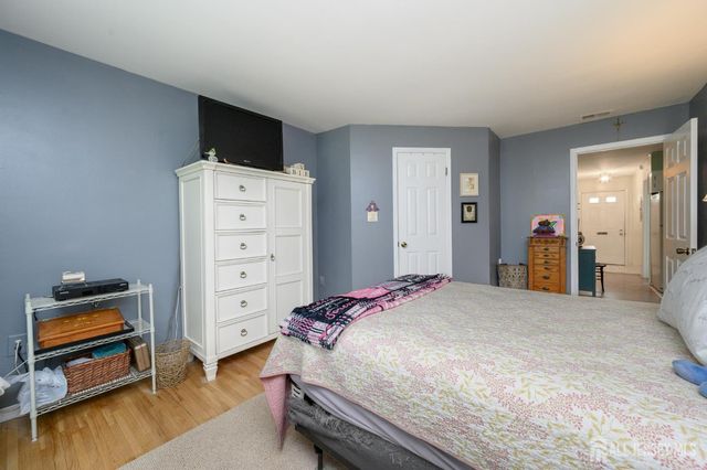 2214 Silver Court, Hamilton, NJ 08690