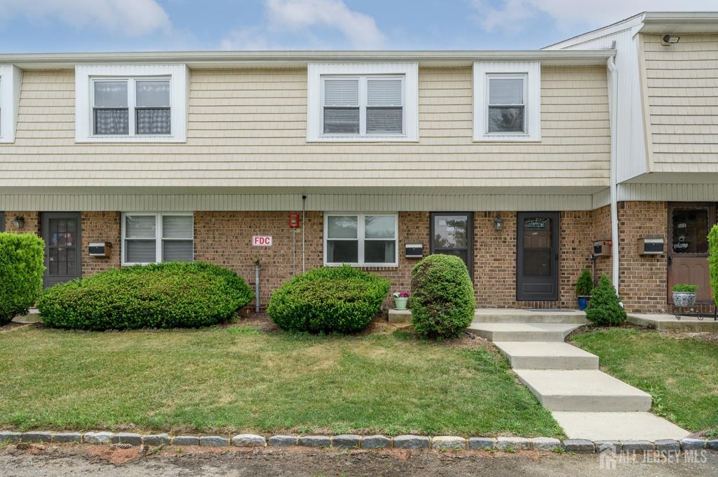 2214 Silver Court, Hamilton, NJ 08690