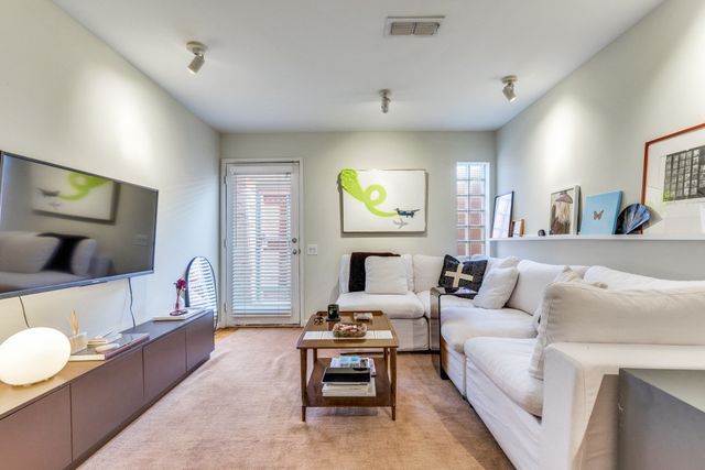 4242 Buena Vista Street 16, Dallas, TX 75205