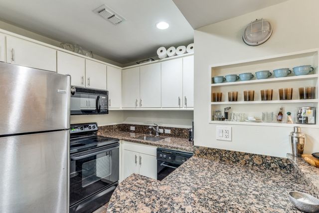 4242 Buena Vista Street 16, Dallas, TX 75205