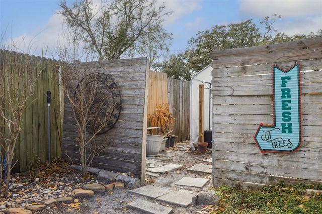 1023 N BASK DRIVE, Tampa, FL 33603