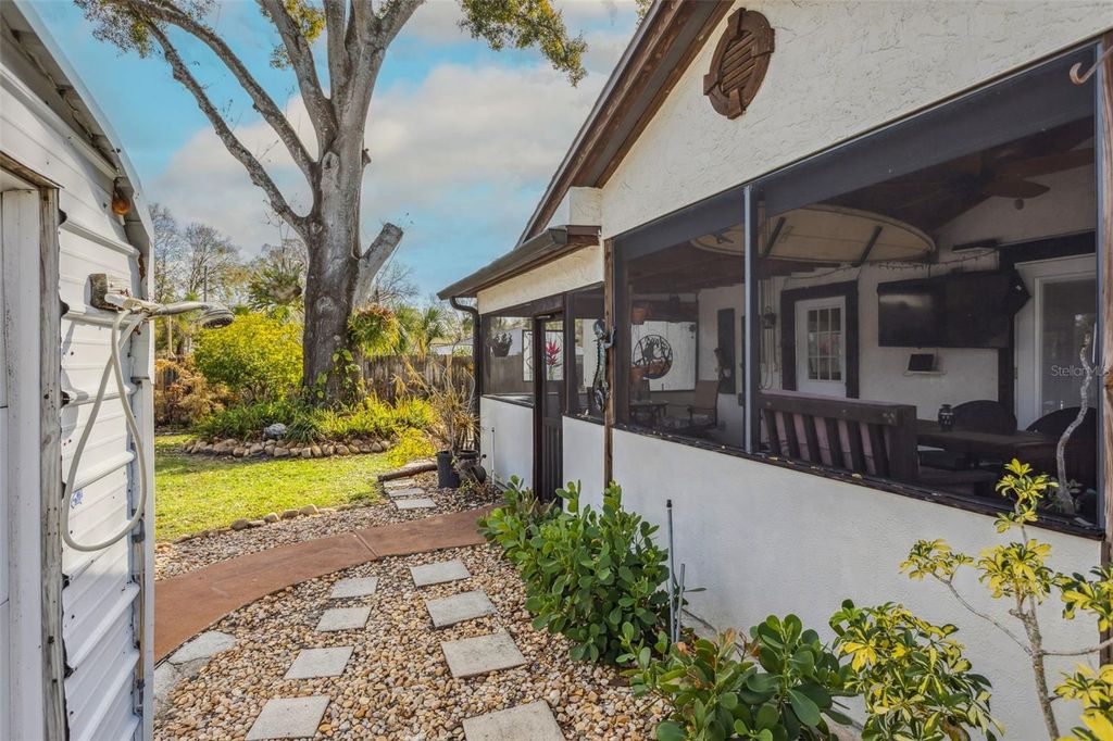 Image 32 of property listing at 1023 N BASK DRIVE, Tampa, FL 33603