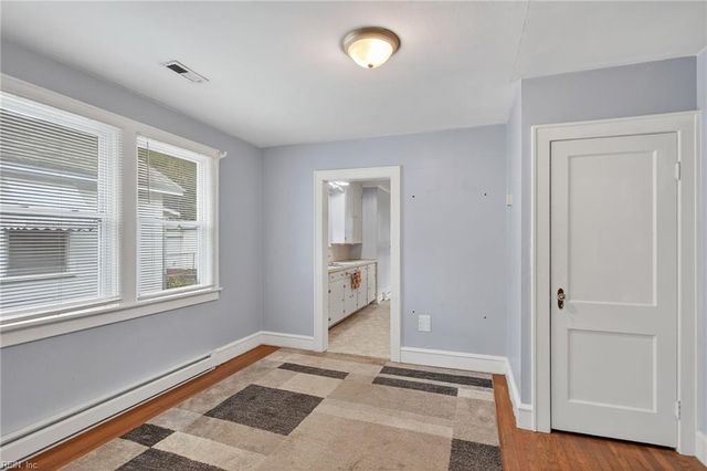 111 Chichester Ave, Hampton, VA 23669