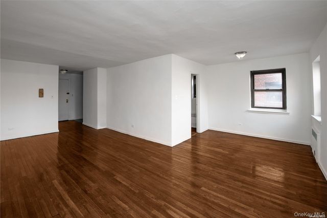 94-30 58 Avenue 3A, Elmhurst, NY 11373