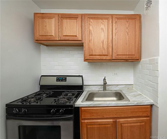 94-30 58 Avenue 3A, Elmhurst, NY 11373