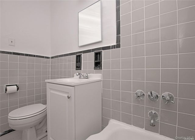 94-30 58 Avenue 3A, Elmhurst, NY 11373