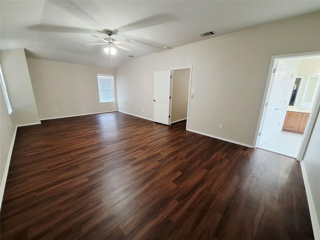 407 W South ST, Leander, TX 78641