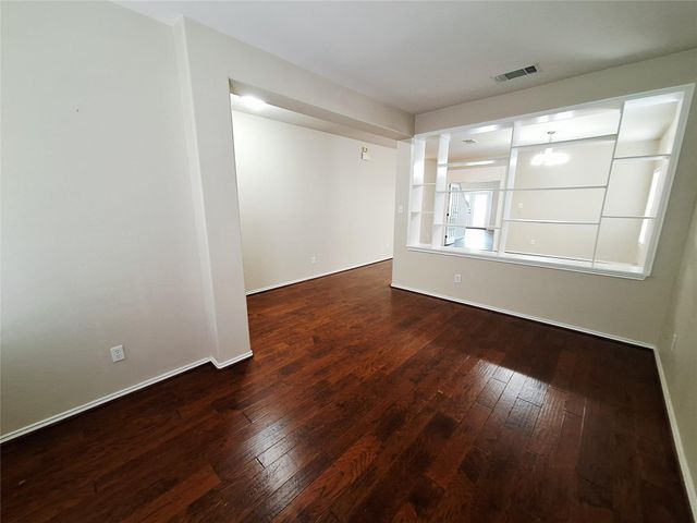 407 W South ST, Leander, TX 78641