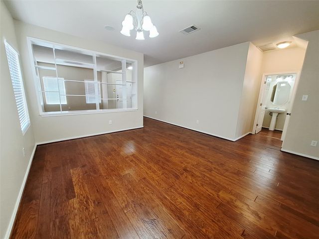 407 W South ST, Leander, TX 78641