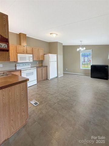 107 Daisy Field Court 7, Harmony, NC 28634