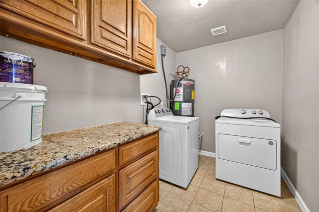 8166 Oak Knoll Lane, Houston, TX 77028