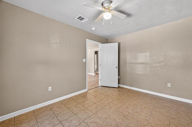 8166 Oak Knoll Lane, Houston, TX 77028