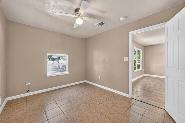 8166 Oak Knoll Lane, Houston, TX 77028