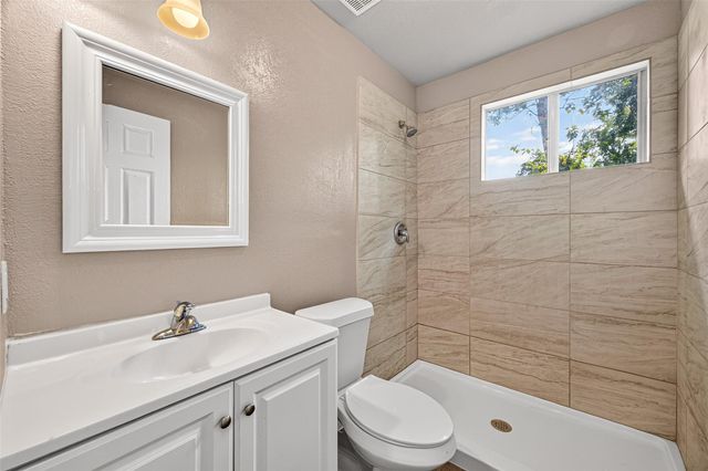 8166 Oak Knoll Lane, Houston, TX 77028