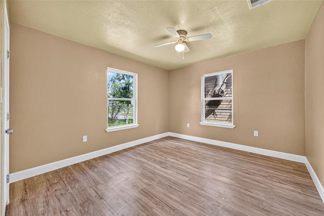 8166 Oak Knoll Lane, Houston, TX 77028