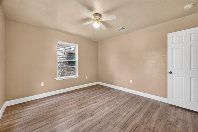 8166 Oak Knoll Lane, Houston, TX 77028