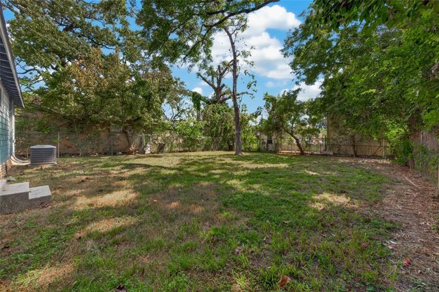 8166 Oak Knoll Lane, Houston, TX 77028