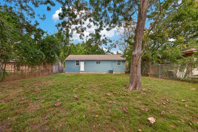 8166 Oak Knoll Lane, Houston, TX 77028