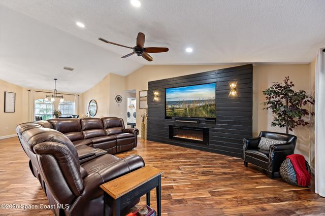 261 Naylor Street NE, Palm Bay, FL 32907