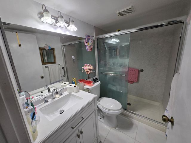 819 Sky Pine Way G3, Greenacres, FL 33415