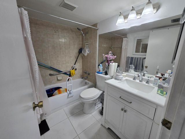 819 Sky Pine Way G3, Greenacres, FL 33415