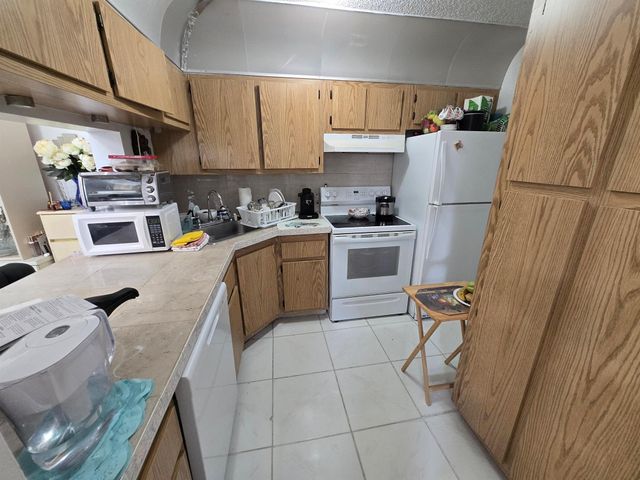 819 Sky Pine Way G3, Greenacres, FL 33415