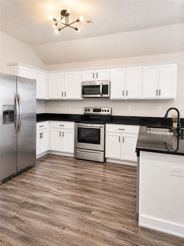 1221 S Ivory Bill Lane, Fayetteville, AR 72701