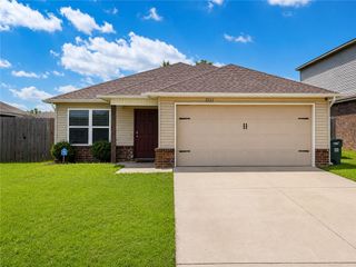 1221 S Ivory Bill Lane, Fayetteville, AR 72701