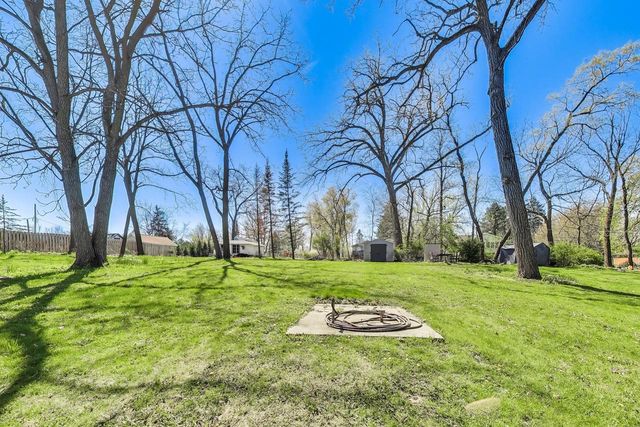 W3673 Oakrest AVENUE, Lake Geneva, WI 53147
